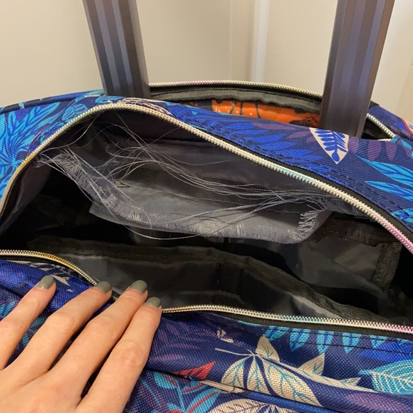 Rolling carry on bag - Picture 4 of 5